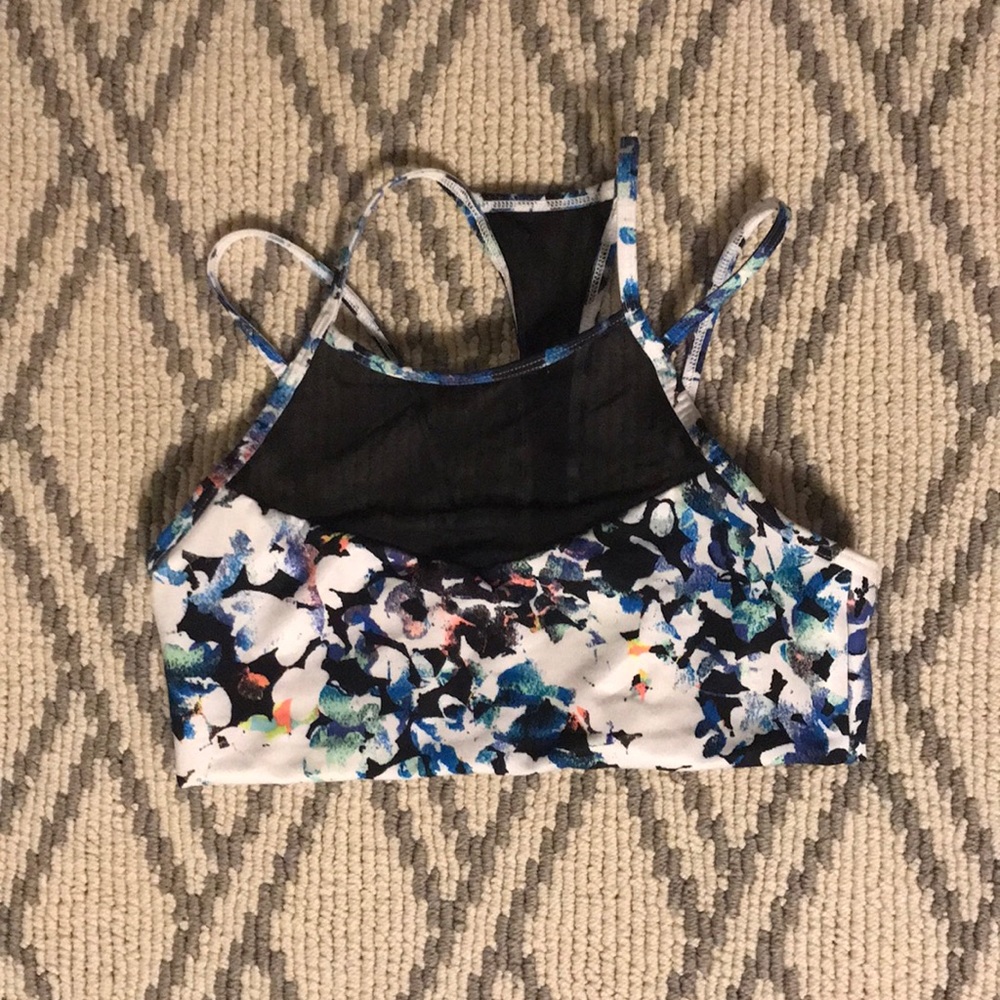 Women’s halter top sports bra